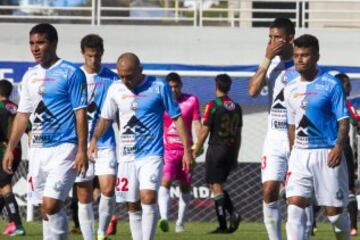 A lo largo de su historia Deportes Antofagasta casi no ha sufrido variaciones en su camiseta. El blanco y celeste predominan en ella.