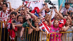 Chivas fans take over Niagara Falls