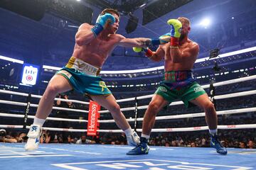 Así se vivio en fotos el combate entre Canelo Álvarez y Saunders