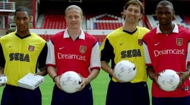 Camisetas de fútbol históricas que fueron patrocinadas por videojuegos y consolas: del Sevilla de Maradona con Super Nintendo al Arsenal de Wenger con SEGA