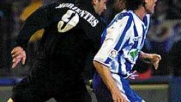 CABEZAZO PARA EL EMPATE. Morientes se adelantó en el segundo palo para llevar a la red el balón, a pase larguísimo de Roberto Carlos.