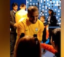 El noble y admirable gesto de Dani Alves con niños paraguayos