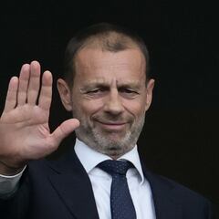 CNMC se refiere a la UEFA para amenazar a los clubes de Super League