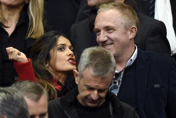 Cada vez tiene más peso en las decisiones del grupo Artemis, que aglutina todas las empresas del padre. El patriarca ya vigila de lejos lo que él hace en el Stade Rennes. Está casado con Salma Hayek y forman una de las parejas preferidas del papel cuché de Francia. Antes estuvo con Linda Evangelista, con quien tiene un hijo. Es muy reconocida su implicación en la lucha contra enfermedades como la ELA, lo que le unió en los últimos años a Zidane.