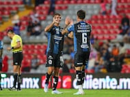 Santiago Homenchenko celebrates his goal 1-0 of Queretaro during the 14th round match between Queretaro and Necaxa as part of the Liga BBVA MX Varonil, Torneo Clausura 2026 at La Corregidora Stadium, on April 11, 2026 in Santiago de Queretaro, Mexico.