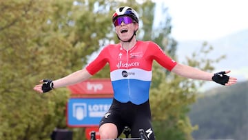 02/05/24 LA VUELTA CICLISTA FEMENINA
ETAPA 5 HUESCA - JACA
DEMI VOLLERING VENCEDORA ETRAPA