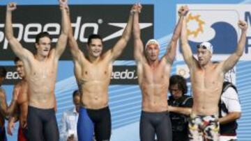 Los franceses Yannick Agnel, Florent Manaudou, Fabien Gilot y Jeremy Stravius celebran su triunfo en 4x100m libre. 