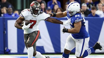 Leonard Fournette registró 131 yardas desde la línea de golpeo y cuatro touchdowns en 24 toques ofensivos para que los Bucs vencieran a los Colts.