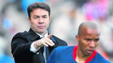 Abel sando instrucciones desde la banda