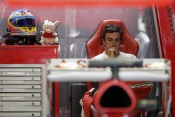 Fernando Alonso pensativo.