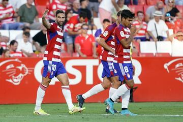 Antonio Puertas celebra su gol.