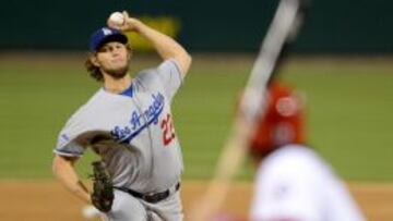 Clayton Kershaw no estará solo en la rotación de los Dodgers.