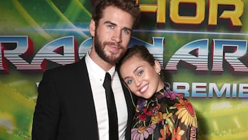 Liam Hemsworth y Miley Cyrus en la premiere de &quot;Thor: Ragnarok&quot; en Los Angeles, California. Octubre, 2017.