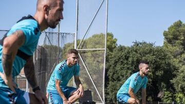 Casi un mes para acabar de "ordenar el puzzle" de la plantilla