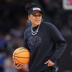 What does South Carolina head coach Dawn Staley think about transgender athletes participating in women’s sports?