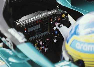 Volante del Aston Martin de Fernando Alonso.