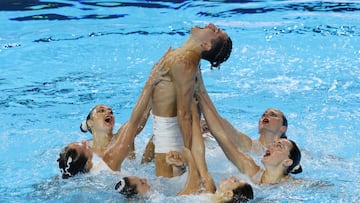 Artistic Swimming - World Aquatics Championships - Team Acrobatic - Final - World Aquatics Championships Arena, Singapore - July 25, 2025 Team Spain perform during the final REUTERS/Maye-E Wong