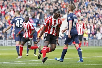 Victor Wanyama celebrates Southampton's third goal