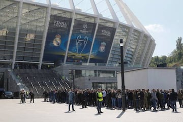 Kiev prepares for the Champions League final.