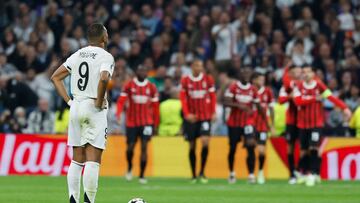 Mbappé, desolado, contempla la celebración de los jugadores del Milan.