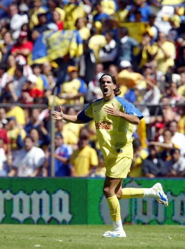 Estas son las 29 camisetas que ha vestido el 'Loco' Abreu