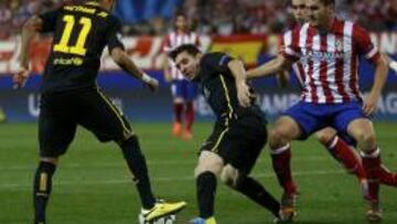 Neymar, Messi y Koke en el enfrentamiento de hace dos temporadas.