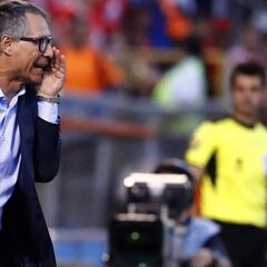 "Holan es nefasto y mentiroso"