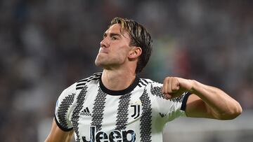 Soccer Football - Serie A - Juventus v U.S. Sassuolo - Allianz Stadium, Turin, Italy - August 15, 2022 Juventus' Dusan Vlahovic celebrates scoring their third goal REUTERS/Massimo Pinca