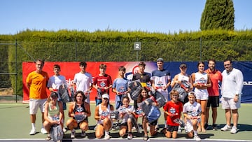 Foto de familia de los campeones del Torneo de Estepona del Circuito AS Young Tour