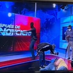 Delincuentes armados interrumpen noticiero en vivo en Ecuador