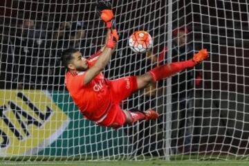 Universidad de Chile ganó la Supercopa y la Copa Chile, en una final de infarto ante Colo Colo. 1-1 en los 90' y Johnny Herrera fue la figura al tapar un penal y anotar el definitivo.