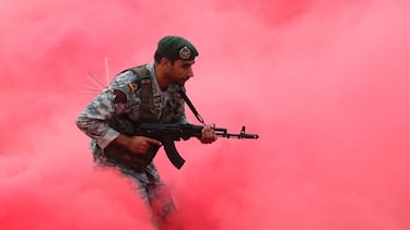 Así es el poder militar de Irán tras un mes de guerra: ¿Cuántos soldados, aviones, carros de combate y barcos le quedan?