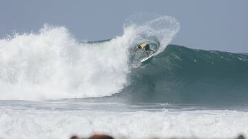 aritz aranburu el salvador mundial surf