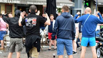 Los ultras rusos expulsados de la Eurocopa llegaron a Moscú