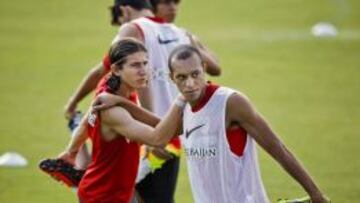 Filipe, junto a Miranda en un entrenamiento.