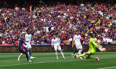 El brasileño hizo un partido sobresaliente. Hizo el doblete cuando más lo necesitaba su equipo y lideró al equipo para la remontada que puede valer una Liga.