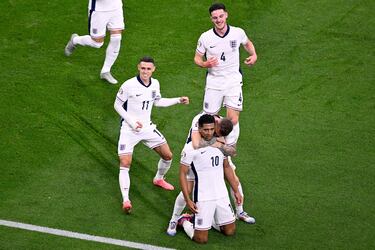 En el minuto 13 de partido, el propio Bellingham iniciaba la jugada desde el centro del campo y acabó con Bellingham mandando la pelota a la red de cabeza.