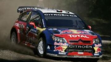 <b>A UN PASO.</b> Sebastien Loeb acaricia la victoria después de acabar líder la tercera jornada en Finlandia.