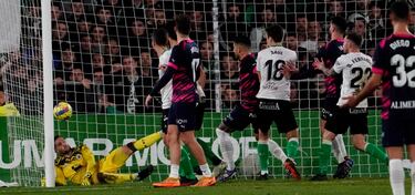 El Racing disfruta a costa de un Sporting desnortado