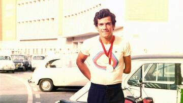 Antonio Delgado Palomo fue el primer atleta español en colgarse dos oros en deporte adaptado, cuando aún no recibía el nombre de paralímpicos, en los Juegos de Toronto 1976, bajo la denominación de Torontolympiad. El sevillano venció en longitud y en 100 metros. Su carrera como atleta acabó dos años después por una lesión y se decantó por el balonmano y el baloncesto en silla de ruedas, que impulsó con éxito como jugador (campeón de la Copa del Rey) y entrenador (seleccionador nacional femenino de España). Murió a los 63 años.