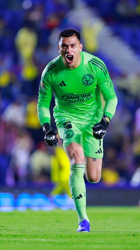 MEX6275. CIUDAD DE MÉXICO (MÉXICO), 04/03/2026.- Luis Malagón del América celebra un gol este miércoles, durante un partido del torneo Clausura 2026 de la Liga MX entre América y Juárez en el estadio Ciudad de los Deportes en Ciudad de México (México). EFE/ Sáshenka Gutiérrez