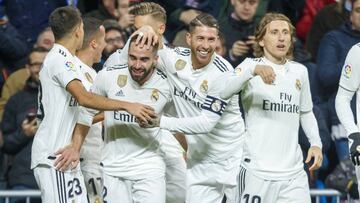 Los jugadores del Real Madrid celebran el primer gol ante el Valencia.