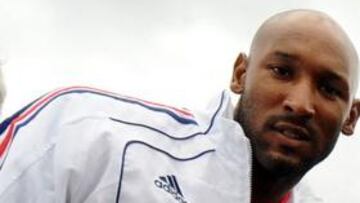 Los mundialistas convocados por la Federación matizan los insultos de Anelka