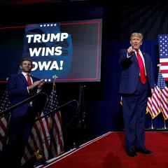 Who won the Iowa caucus? Who came in second place in the Republican race?