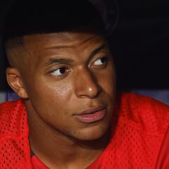 PSG forward Kylian Mbappé will cost €250m before the end of transfer window