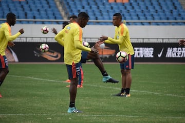 Después de la rueda de prensa en la que estuvieron José Pékerman, Carlos Bacca y Giovanni Moreno, el equipo nacional hizo su única práctica antes del partido ante China.