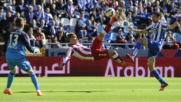 Griezmann marca de chilena en Riazor. 