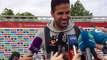 Cesc Fàbregas atiende a los medios en la Ciudad del Fútbol de Las Rozas.