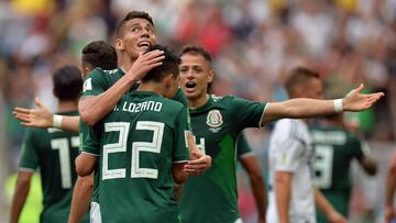 Moscow (Russian Federation), 17/06/2018.- Hirving Lozano of Mexico (front) celebrates with teammates after scoring the 1-0 during the FIFA World Cup 2018 group F preliminary round soccer match between Germany and Mexico in Moscow, Russia, 17 June 2018.
 
