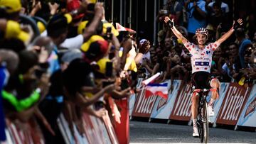 Una caída de Yates dejó la etapa en suerte a Alaphilippe